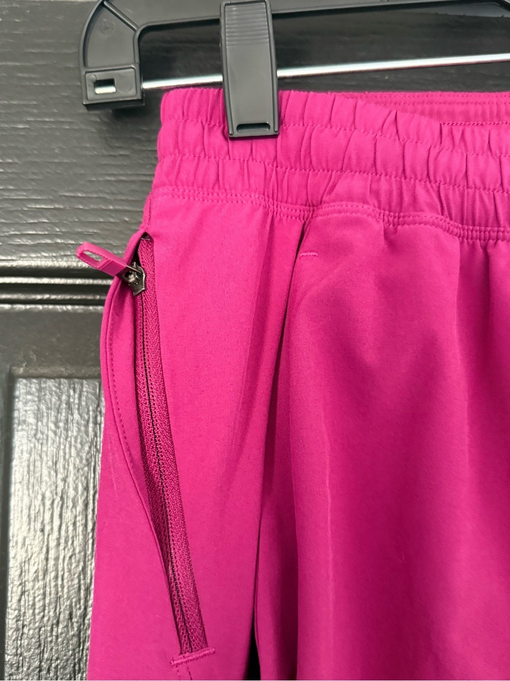 Shorts - Picture 2 of 5